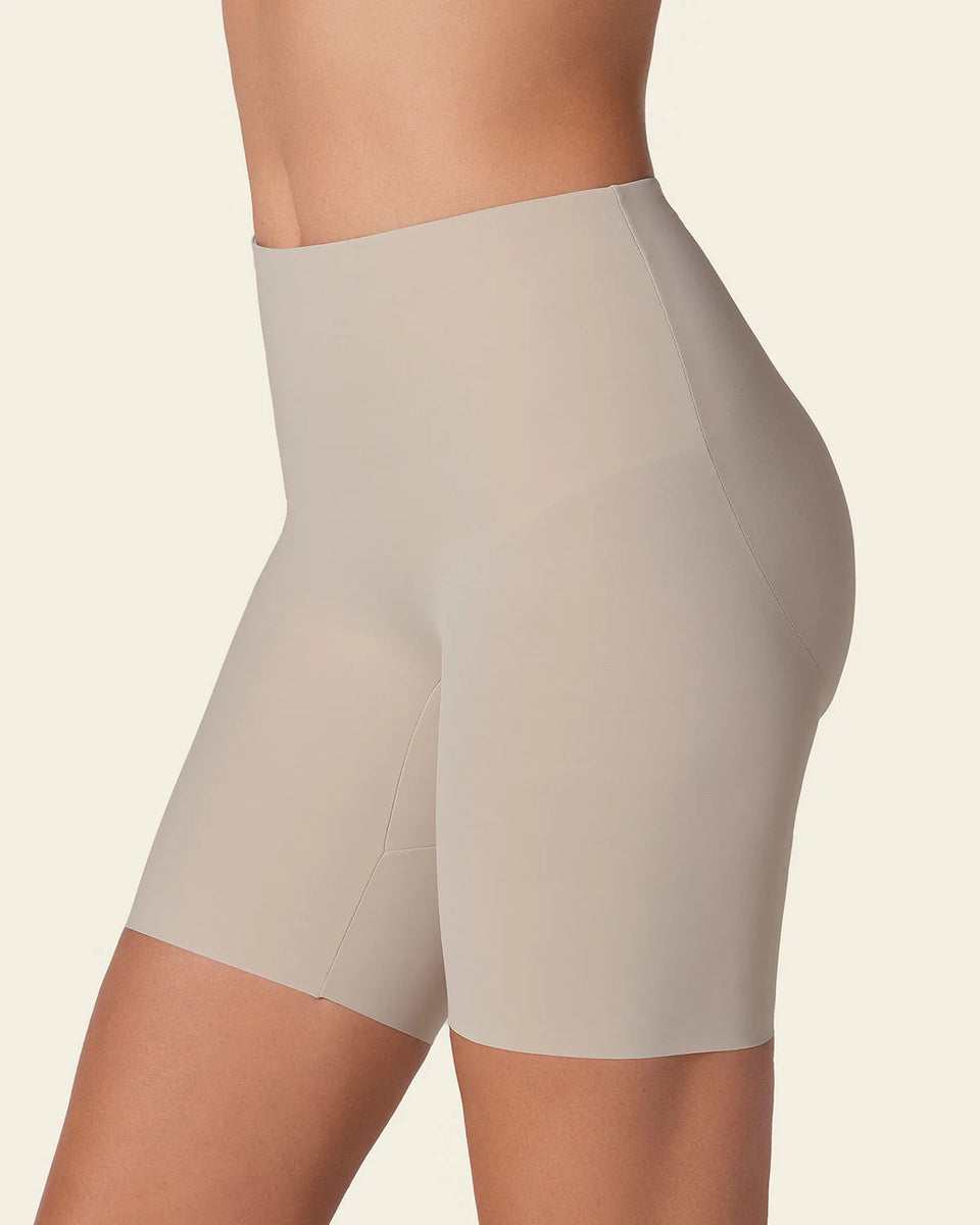 Cueca curta invisível com efeito lifting de nádegas e controlo da barriga