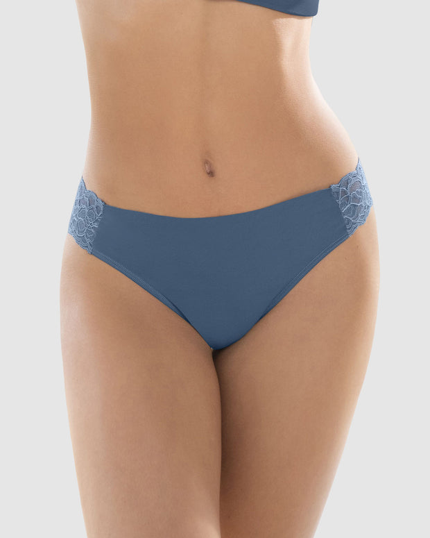 Tanga invisible con toques de encaje en cintura#color_544-azul-medio
