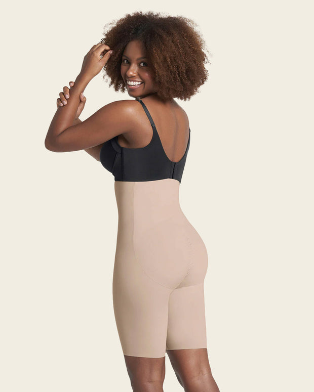 Braga faja de tiro alto con control moderado en abdomen y cintura#color_802-beige