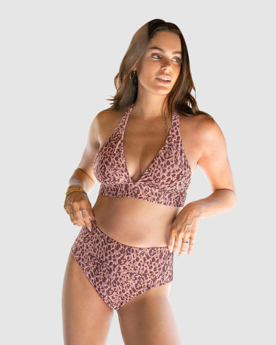 Bikini de top silueta halter y braga tiro alto#color_319-estampado-piel
