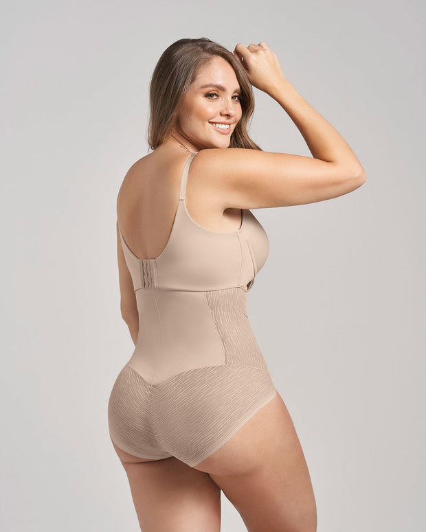 Braga faja de tiro alto de control moderado de abdomen con laterales en tul#color_802-beige